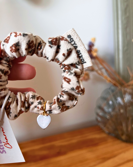 Scrunchy charm - fleurs flanelle