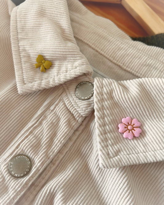 Pin's - Trio fleur, nœud et cœur