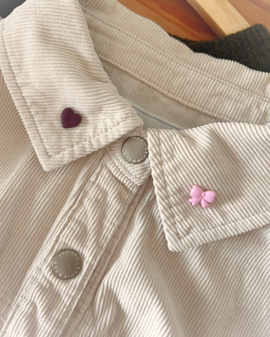 Pin's - Trio fleur, nœud et cœur